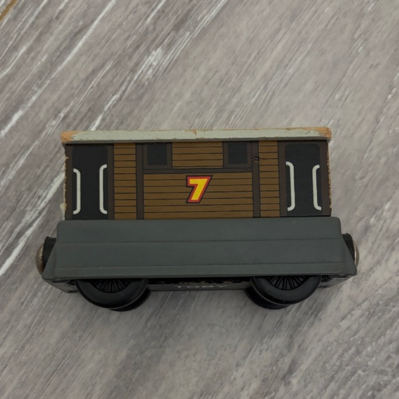 Wooden Toby - Picture 8 of 9